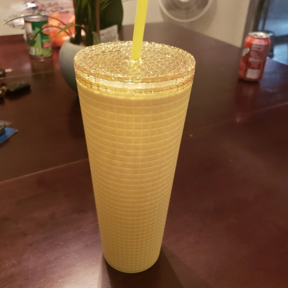 Starbucks heartfelt collection yellow 2023 cold tumbler - Picture 1 of 6